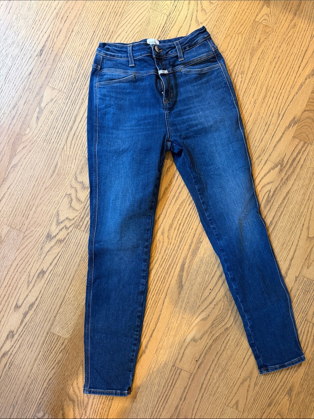 EUC Closed Skinny Pusher Jeans Size 28